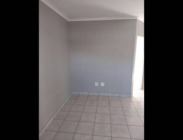 2 BEDROOM PROPERTY TO RENT IN DIE BULT